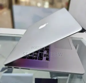 New Laptop Apple MacBook Pro 2018 16GB Intel Core I7 SSD 256GB