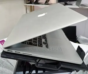 New Laptop Apple MacBook Pro 2018 16GB Intel Core I7 SSD 256GB