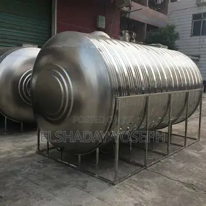 Photo - Horizontal Style Stainless Steel Water Tanker