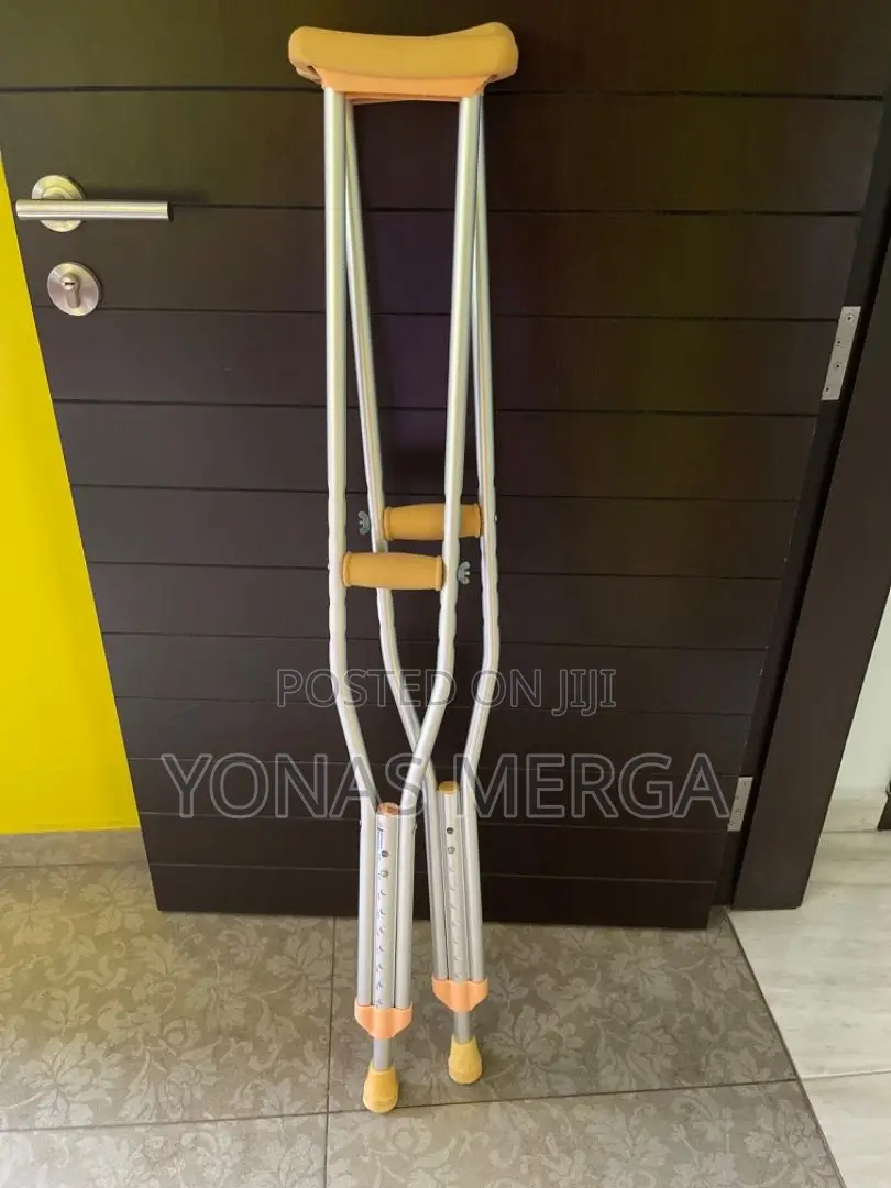 2 ጥንድ ክራንች¶Crunch/Crutches;Cranch/Crutches/Height Adjustable