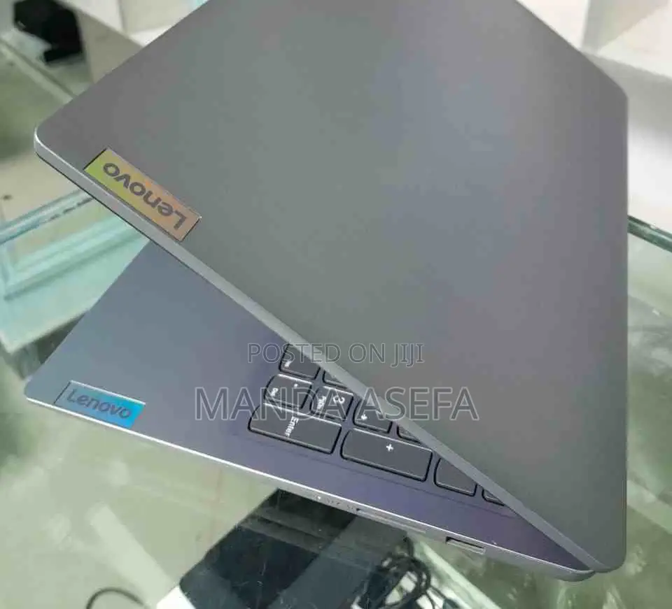 New Laptop Lenovo 12GB Intel Core I5 SSD 256GB