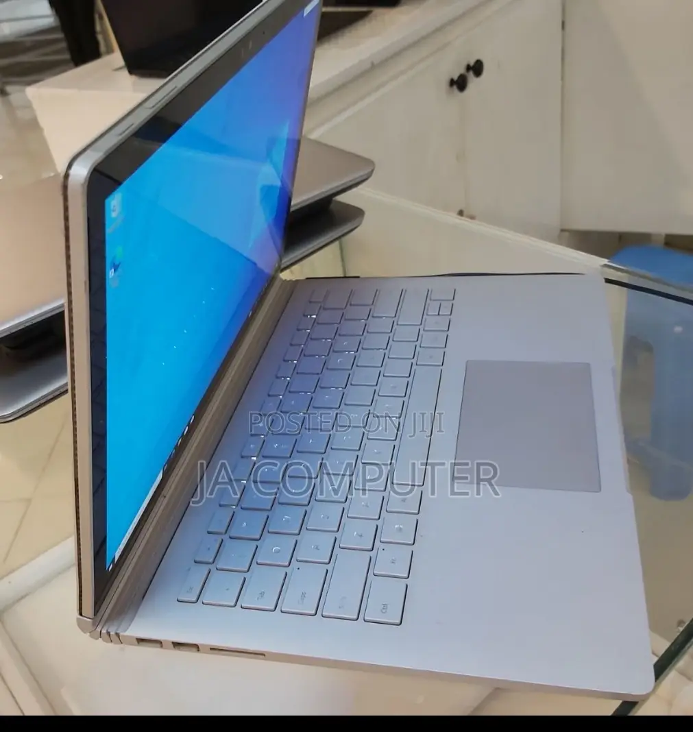 New Laptop Microsoft Surface Book 8GB Intel Core I5 SSD 256GB