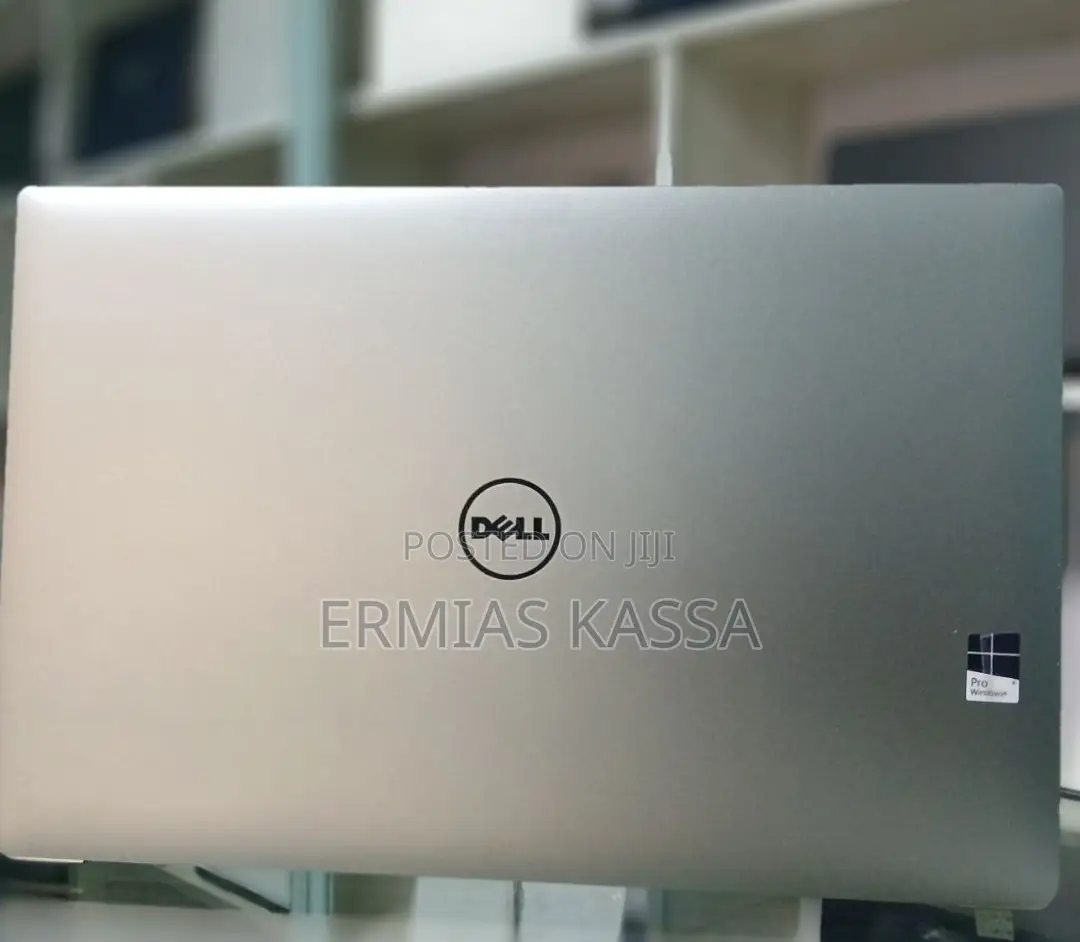 New Laptop Dell Precision 15 3520 16GB Intel Core i7 SSD 512GB