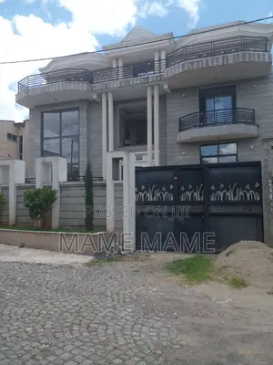 11bdrm House in Addis Abeba, Bole for sale