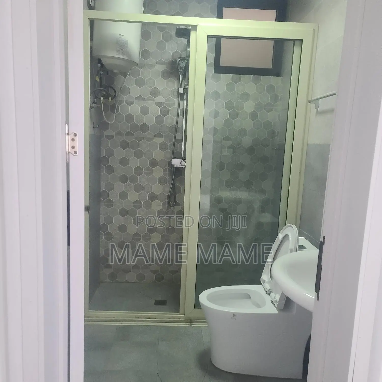 11bdrm House in Addis Abeba, Bole for sale