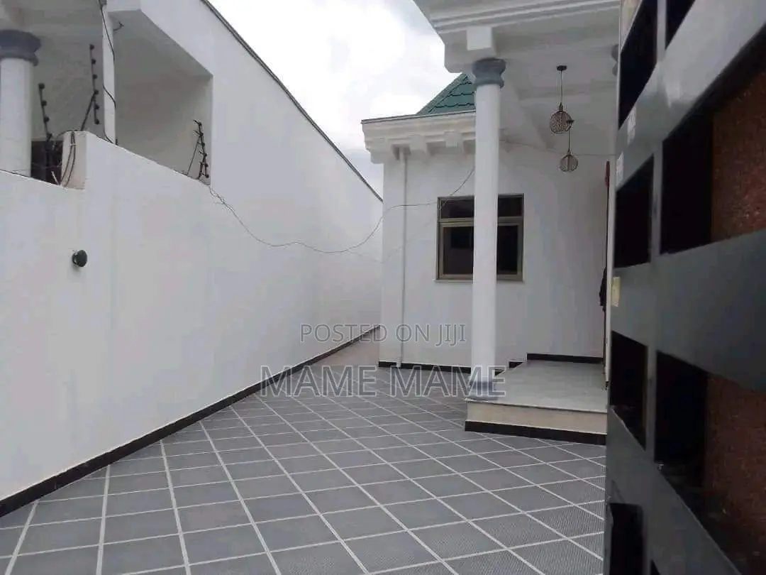 4bdrm Villa in Addis Abeba, Bole for sale
