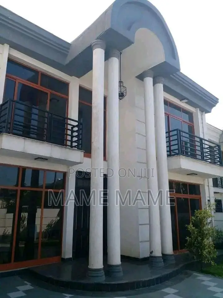 7bdrm House in Addis Abeba, Bole for sale