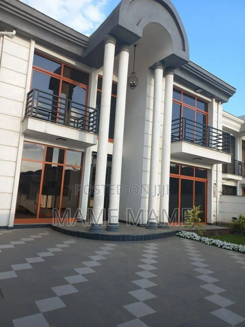 7bdrm House in Addis Abeba, Bole for sale