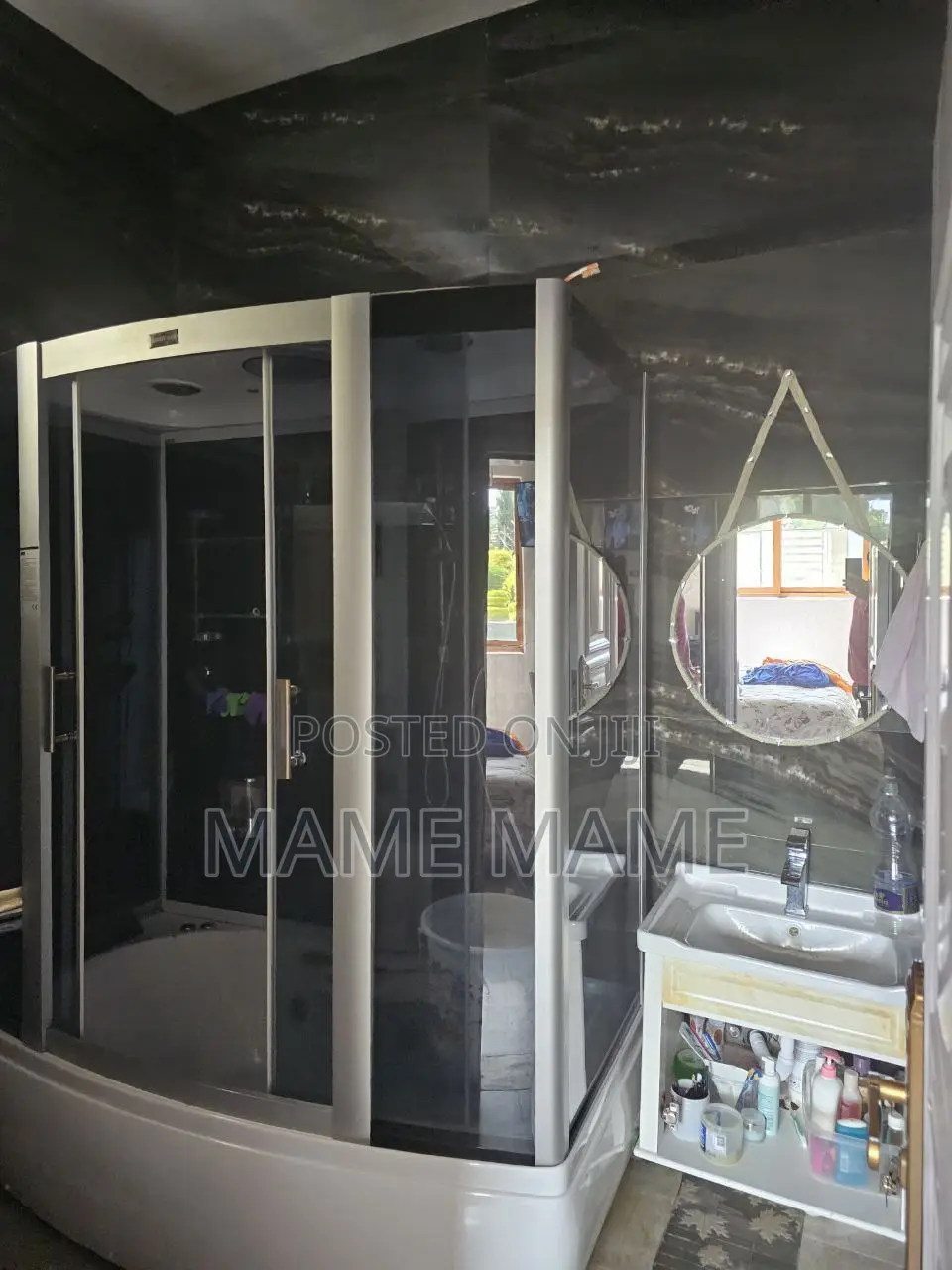 5bdrm Villa in Addis Abeba, Bole for sale