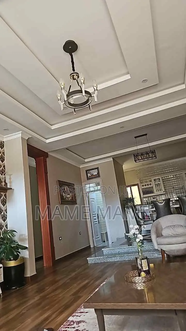 5bdrm Villa in Addis Abeba, Bole for sale