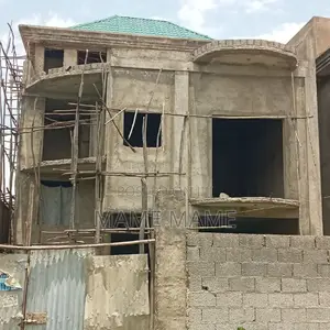 5bdrm House in Addis Abeba, Bole for sale