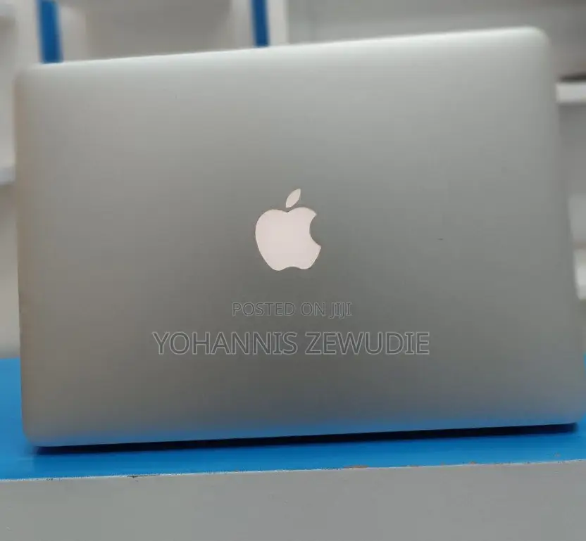 New Laptop Apple MacBook 2015 4GB Intel Core I5 HDD 128GB