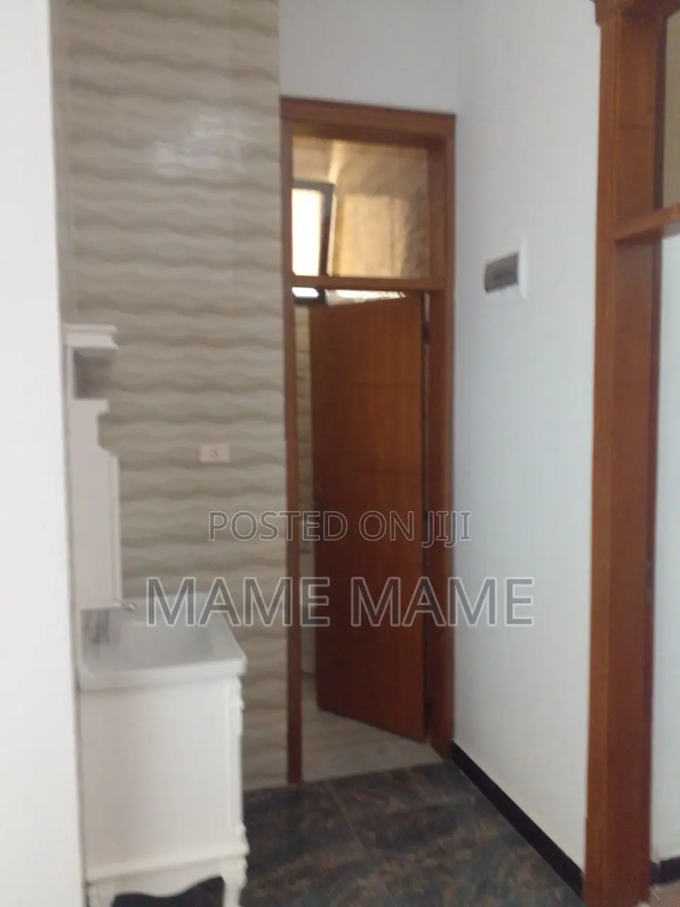 5bdrm House in Addis Abeba, Bole for sale