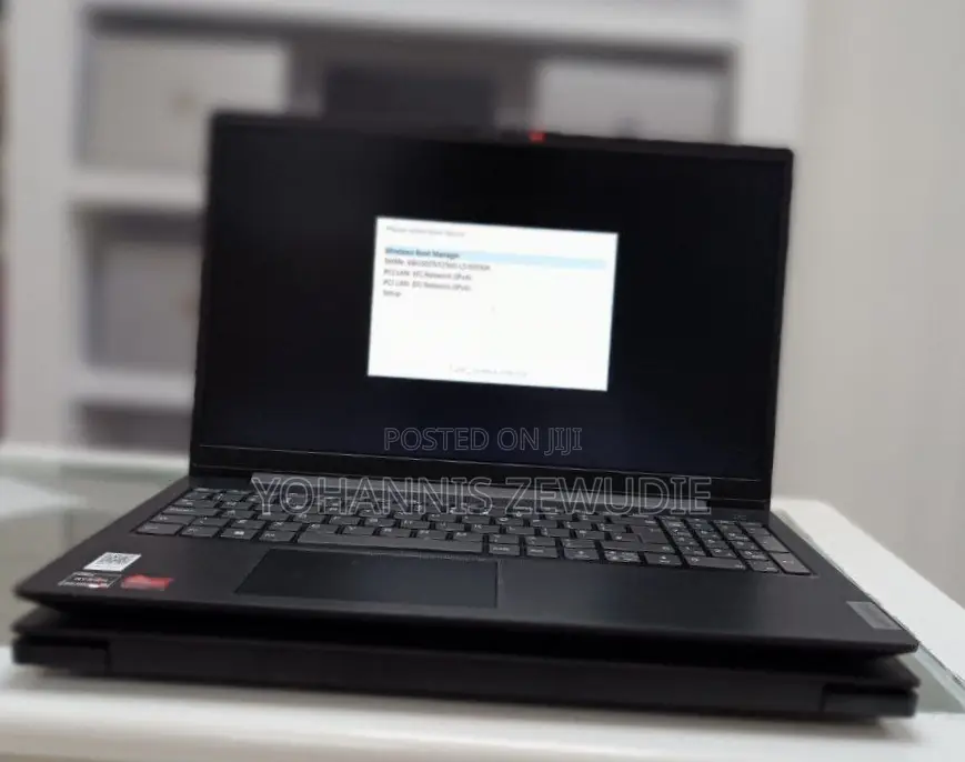 New Laptop Lenovo V15 8GB AMD Ryzen 3 SSD 256GB