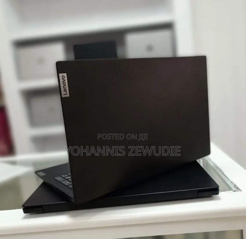 New Laptop Lenovo V15 8GB AMD Ryzen 3 SSD 256GB