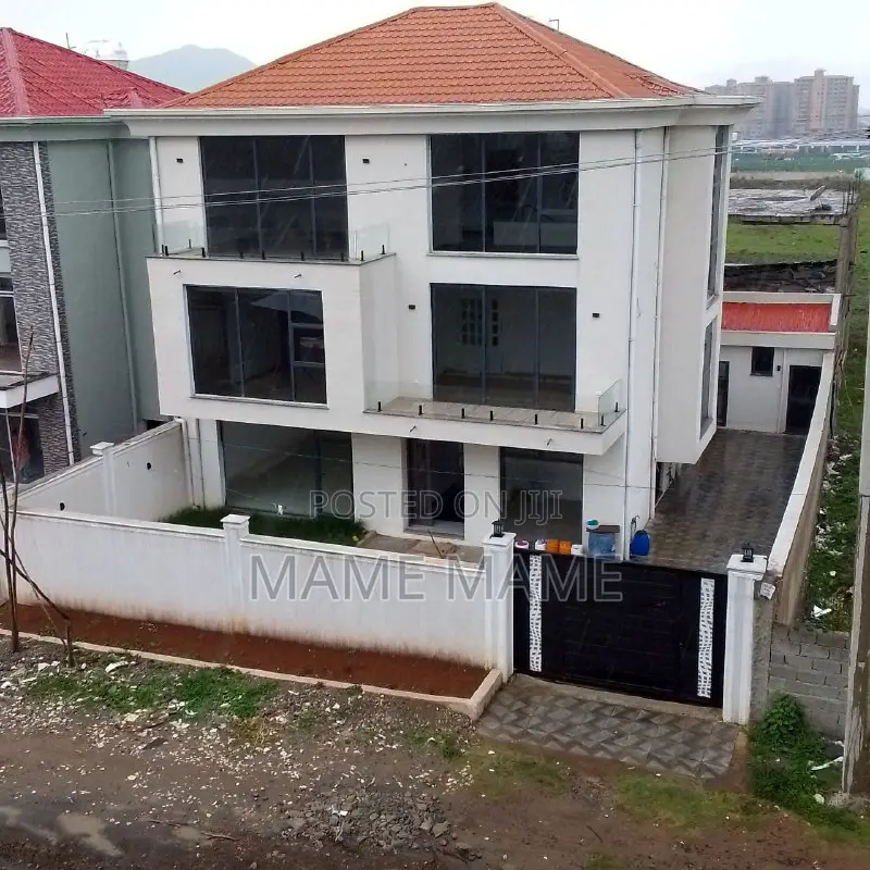 7bdrm House in Addis Abeba, Bole for sale