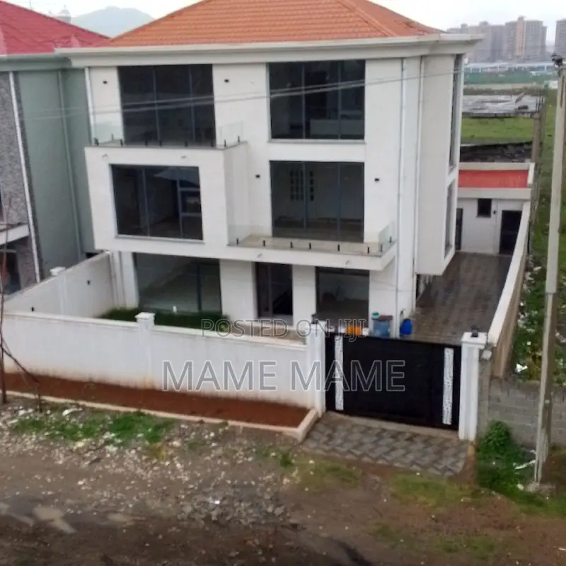 7bdrm House in Addis Abeba, Bole for sale