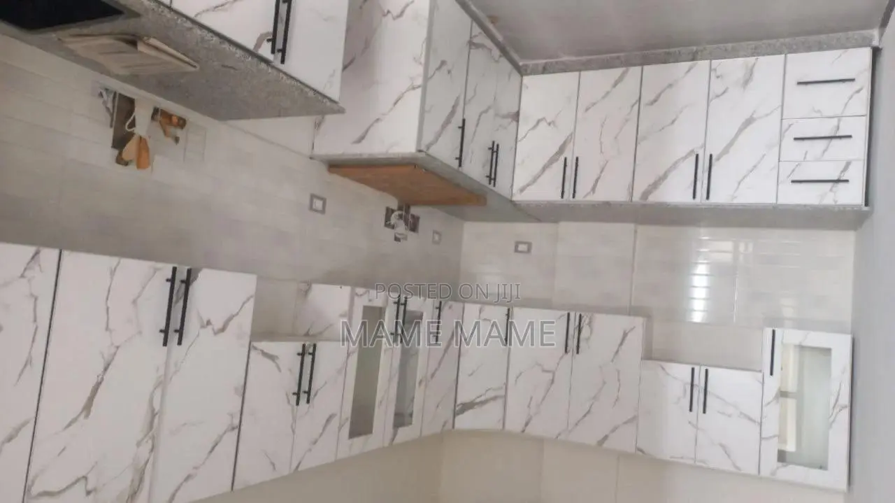 7bdrm House in Addis Abeba, Bole for sale