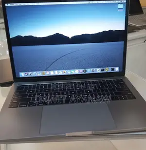 Photo - New Laptop Apple MacBook Pro 2017 16GB Intel Core I5 SSD 512GB