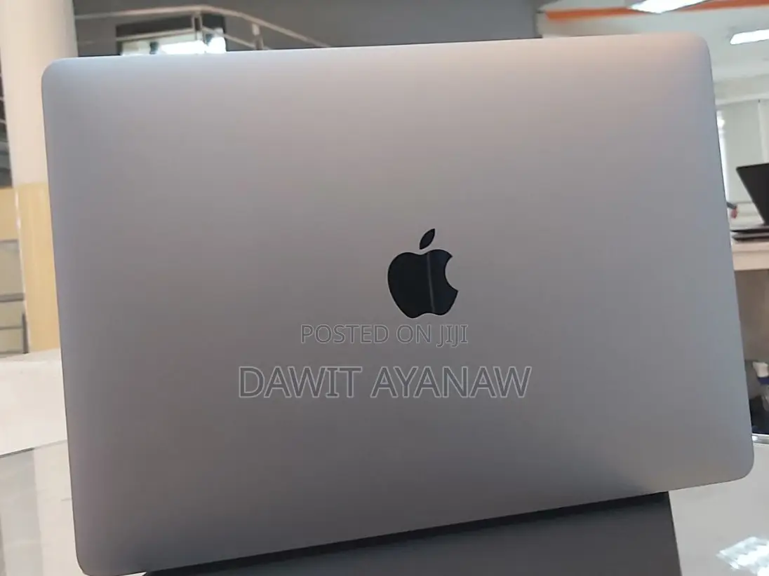 New Laptop Apple MacBook Pro 2017 16GB Intel Core I5 SSD 512GB