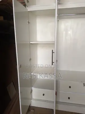 2 ሜትር ቁምሳጥን ከነተደራቢው