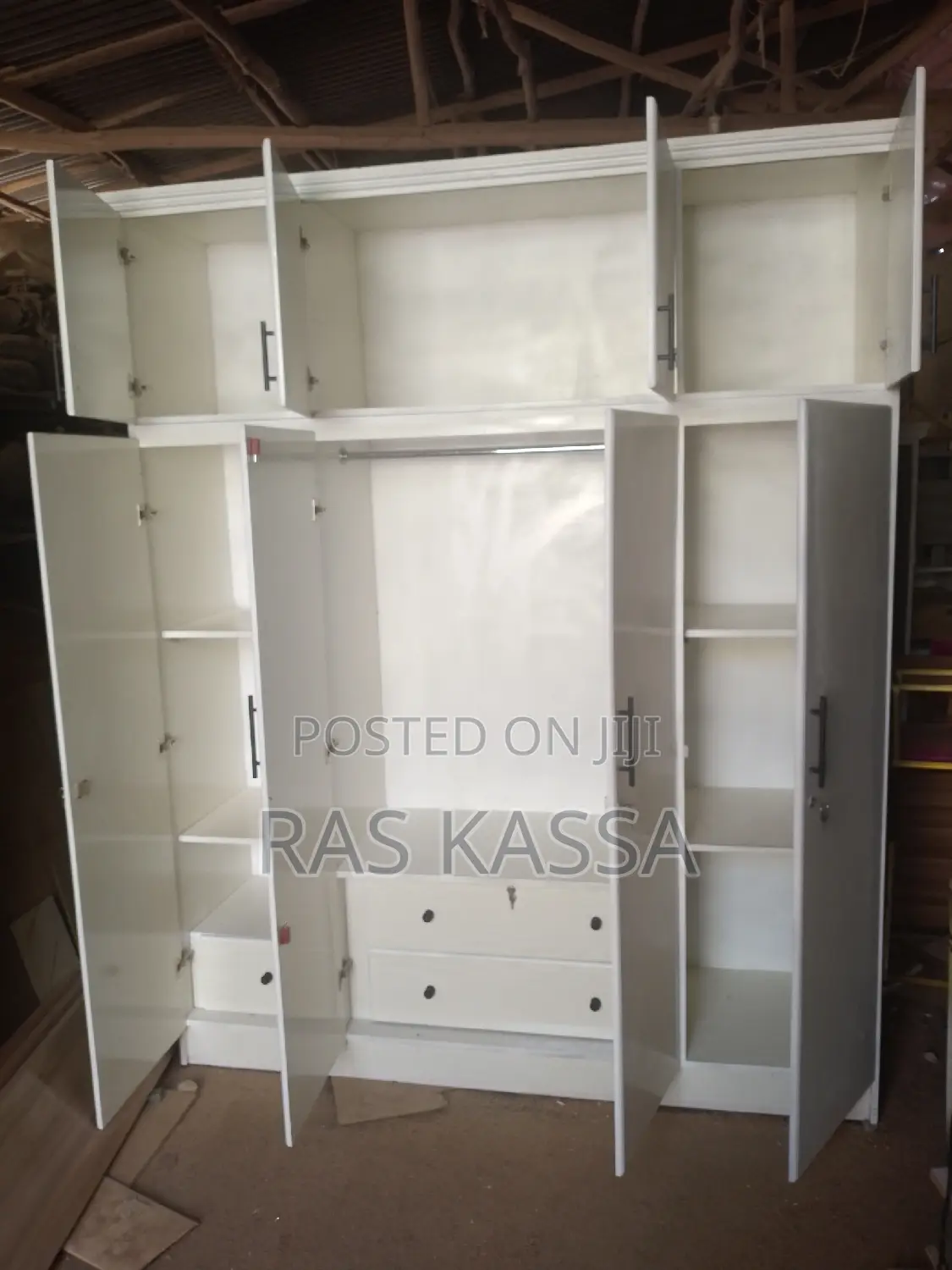 2 ሜትር ቁምሳጥን ከነተደራቢው