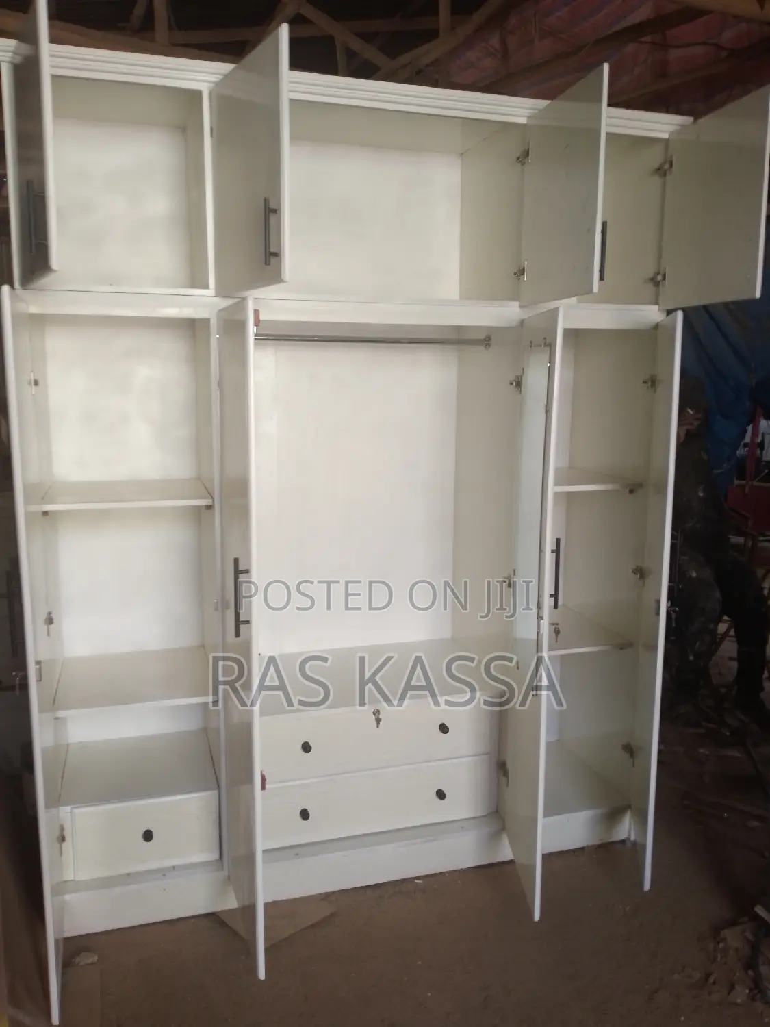 2 ሜትር ቁምሳጥን ከነተደራቢው