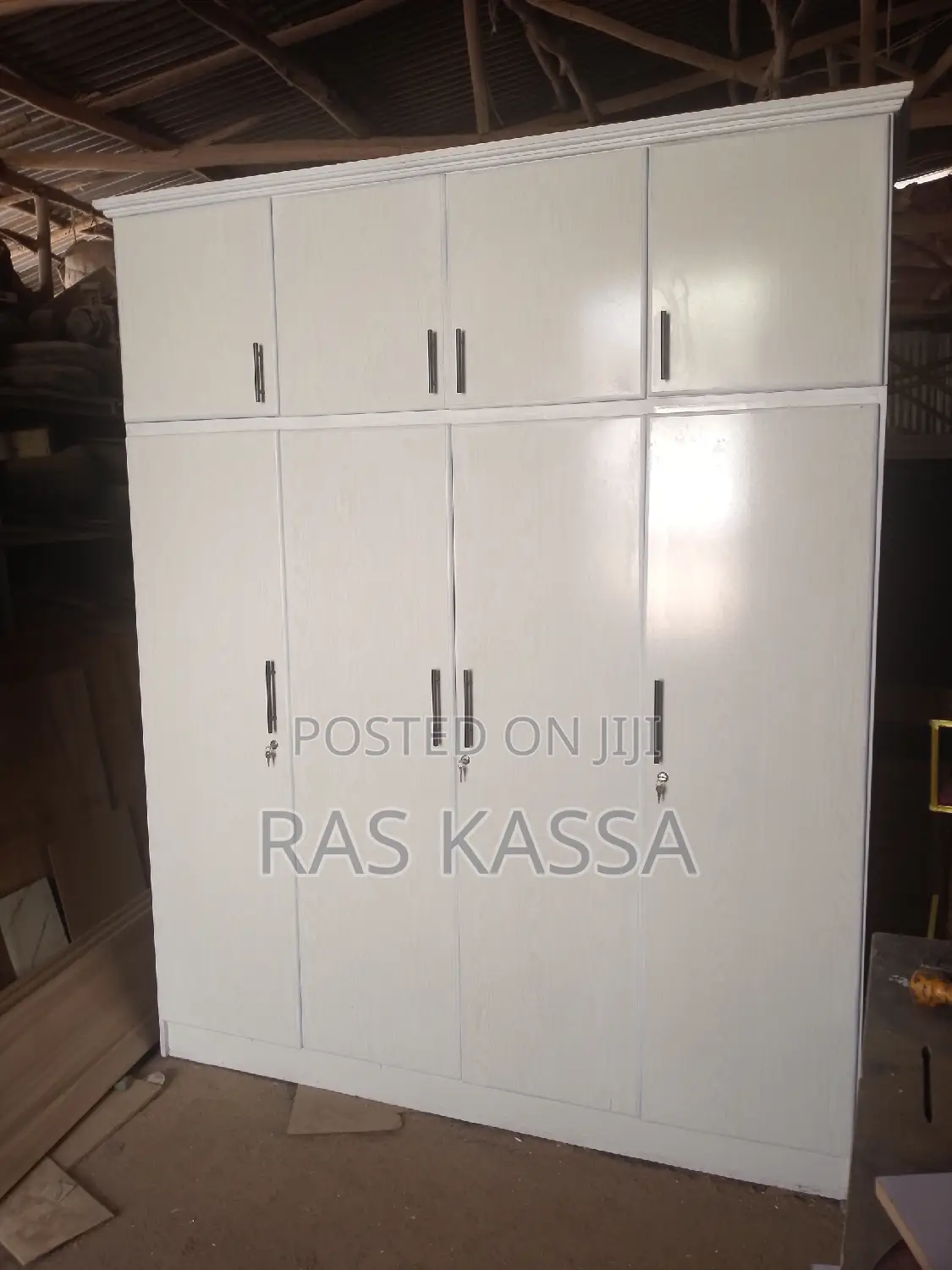 2 ሜትር ቁምሳጥን ከነተደራቢው