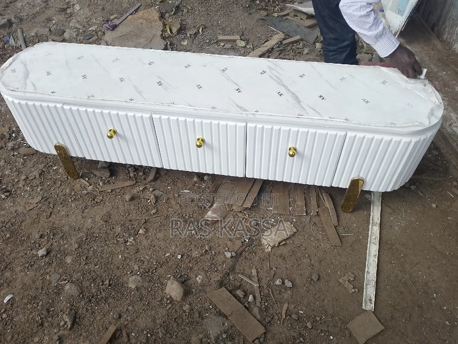 1.80 ቲቪ ስታንድ