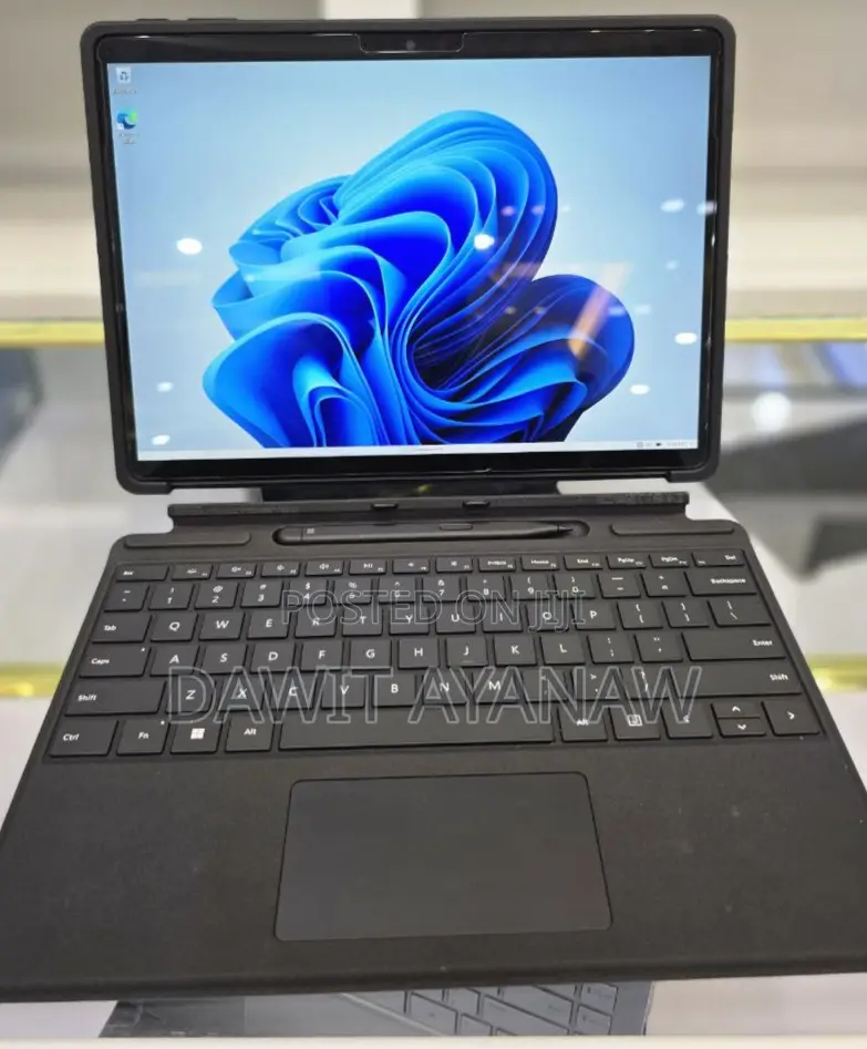 New Laptop Microsoft Surface Pro 9 16GB Intel Core I7 SSD 256GB