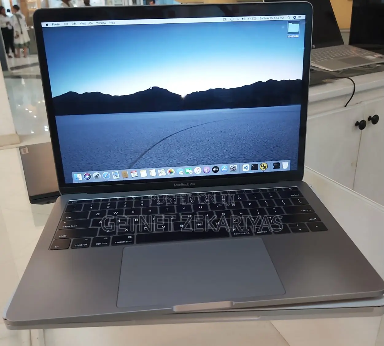 New Laptop Apple MacBook Pro 2017 16GB Intel Core I5 SSD 512GB