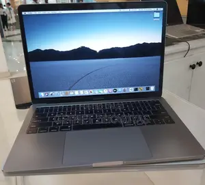 New Laptop Apple MacBook Pro 2017 16GB Intel Core I5 SSD 512GB