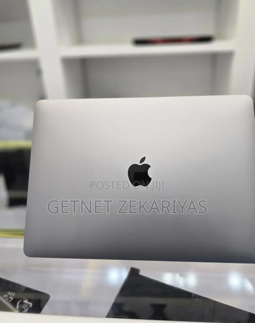 New Laptop Apple MacBook Pro 8GB Apple M2 SSD 256GB