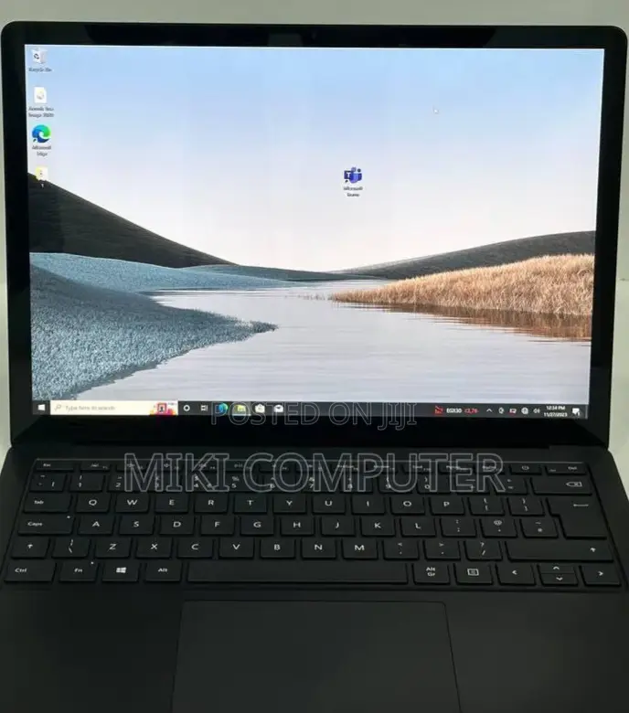 New Laptop Microsoft Surface 8GB Intel Core I5 SSD 256GB