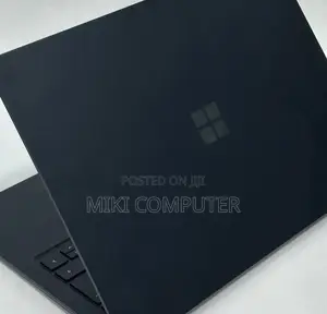 New Laptop Microsoft Surface 8GB Intel Core I5 SSD 256GB