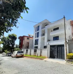 7bdrm House in Addis Abeba, Bole for sale
