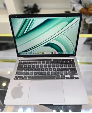 New Laptop Apple MacBook Pro 2022 M2 8GB Apple M2 SSD 256GB
