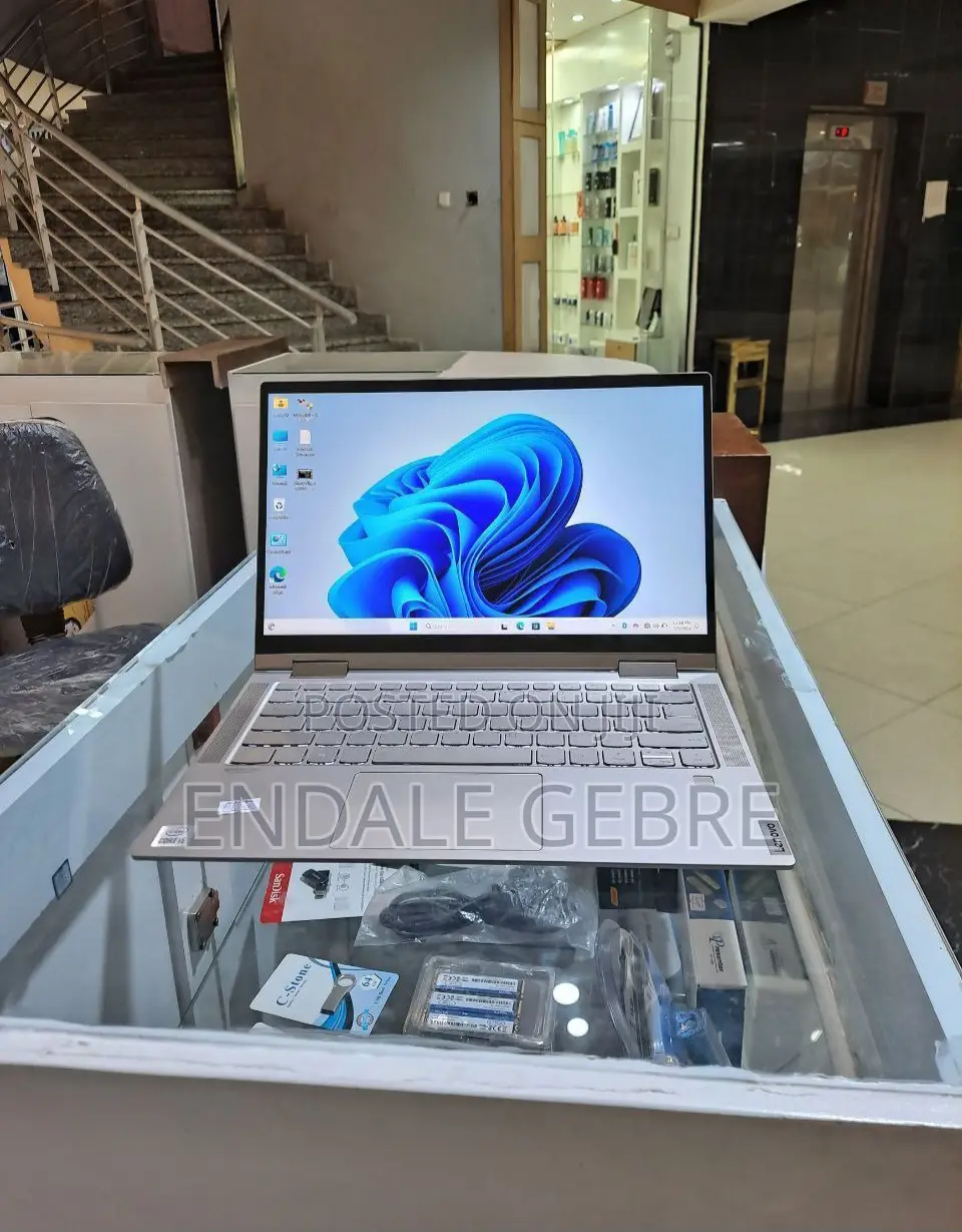 New Laptop Lenovo Yoga C740 8GB Intel Core I5 SSD 512GB