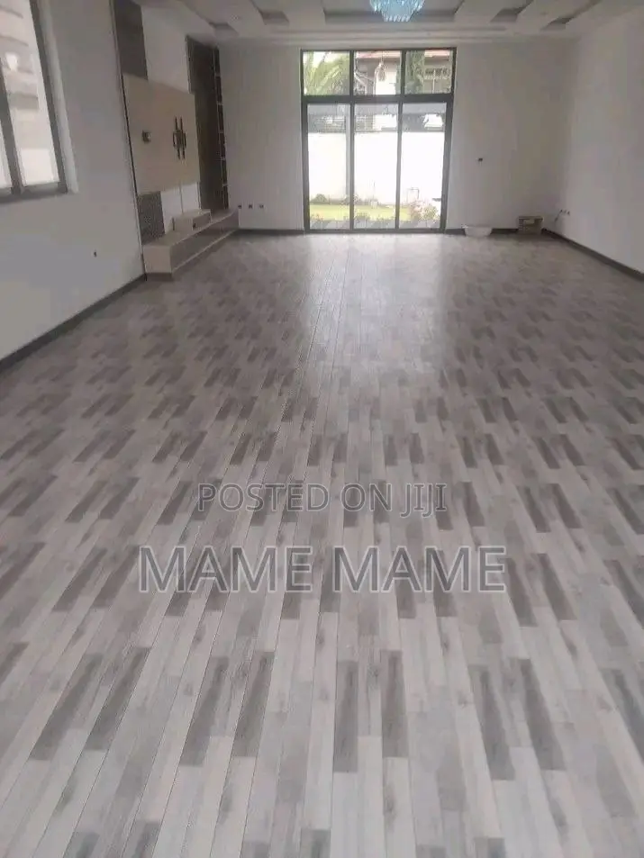 11bdrm House in Addis Abeba, Bole for sale