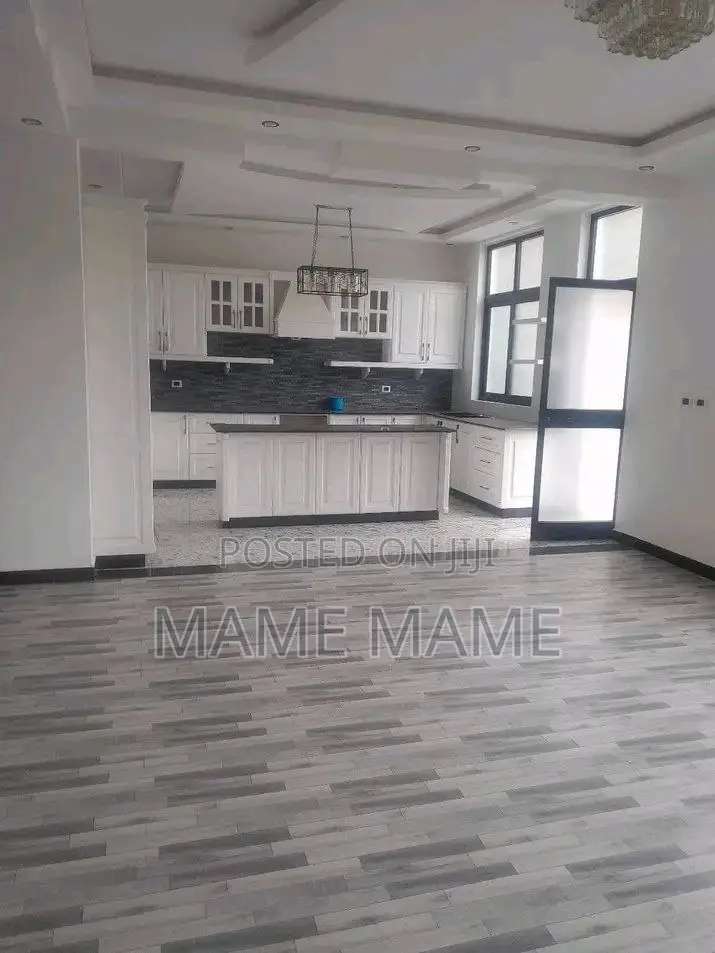 11bdrm House in Addis Abeba, Bole for sale