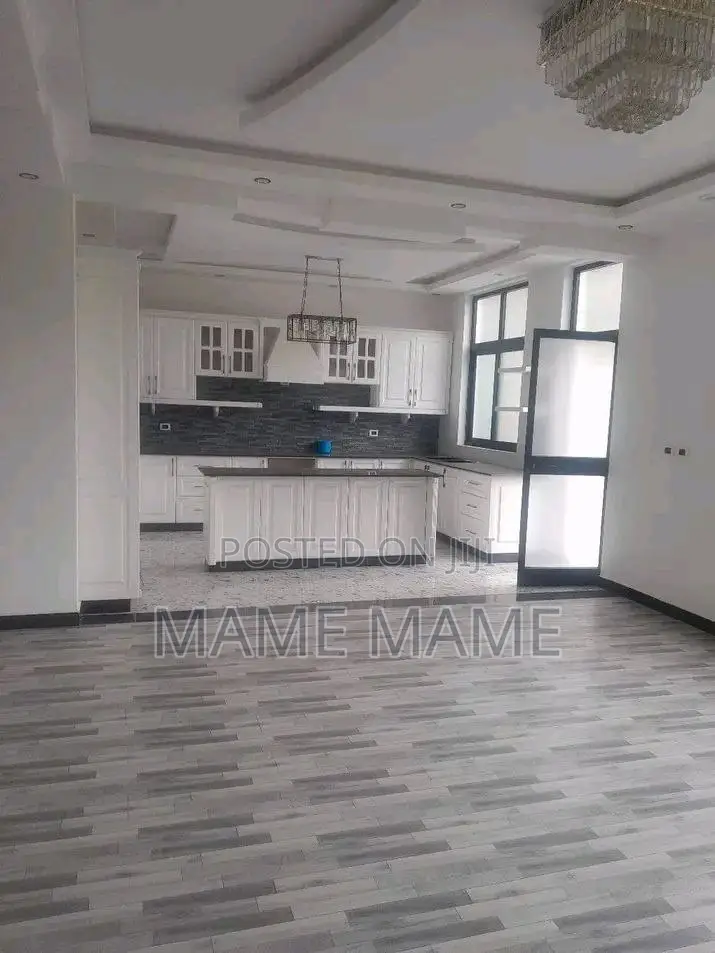 11bdrm House in Addis Abeba, Bole for sale