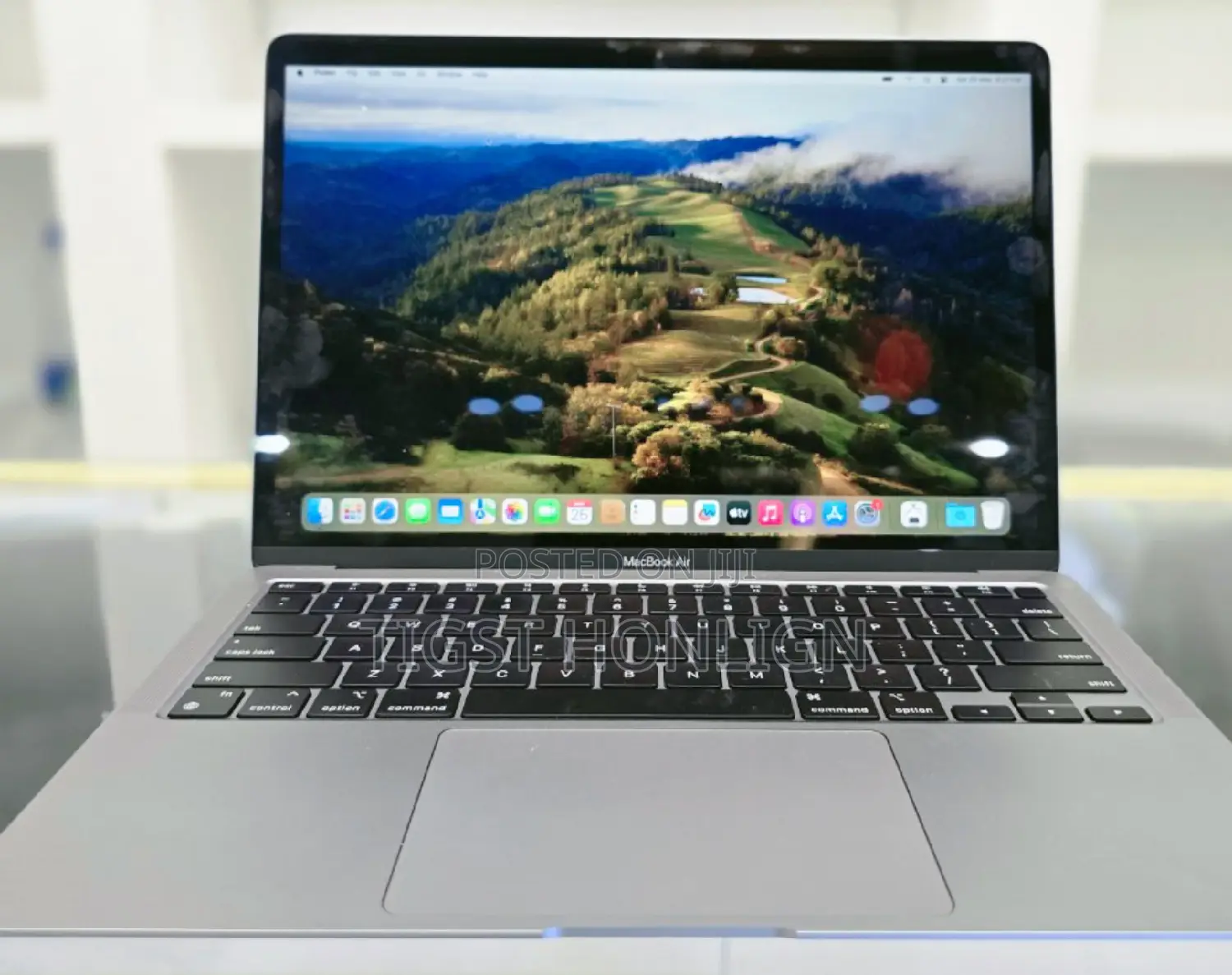 New Laptop Apple MacBook Air 8GB Apple M1 SSD 256GB