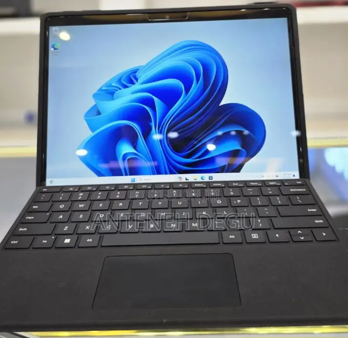 New Laptop Microsoft Surface Pro 9 16GB Intel Core I7 SSD 256GB