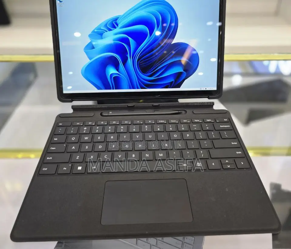 New Laptop Microsoft Surface Pro 9 16GB Intel Core I7 SSD 256GB