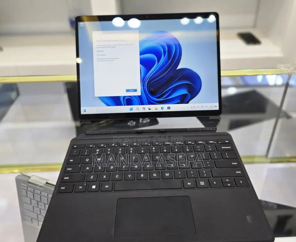 New Laptop Microsoft Surface Pro 9 16GB Intel Core I7 SSD 256GB