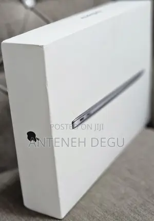 New Laptop Apple MacBook Air 2020 M1 8GB Apple M1 SSD 256GB