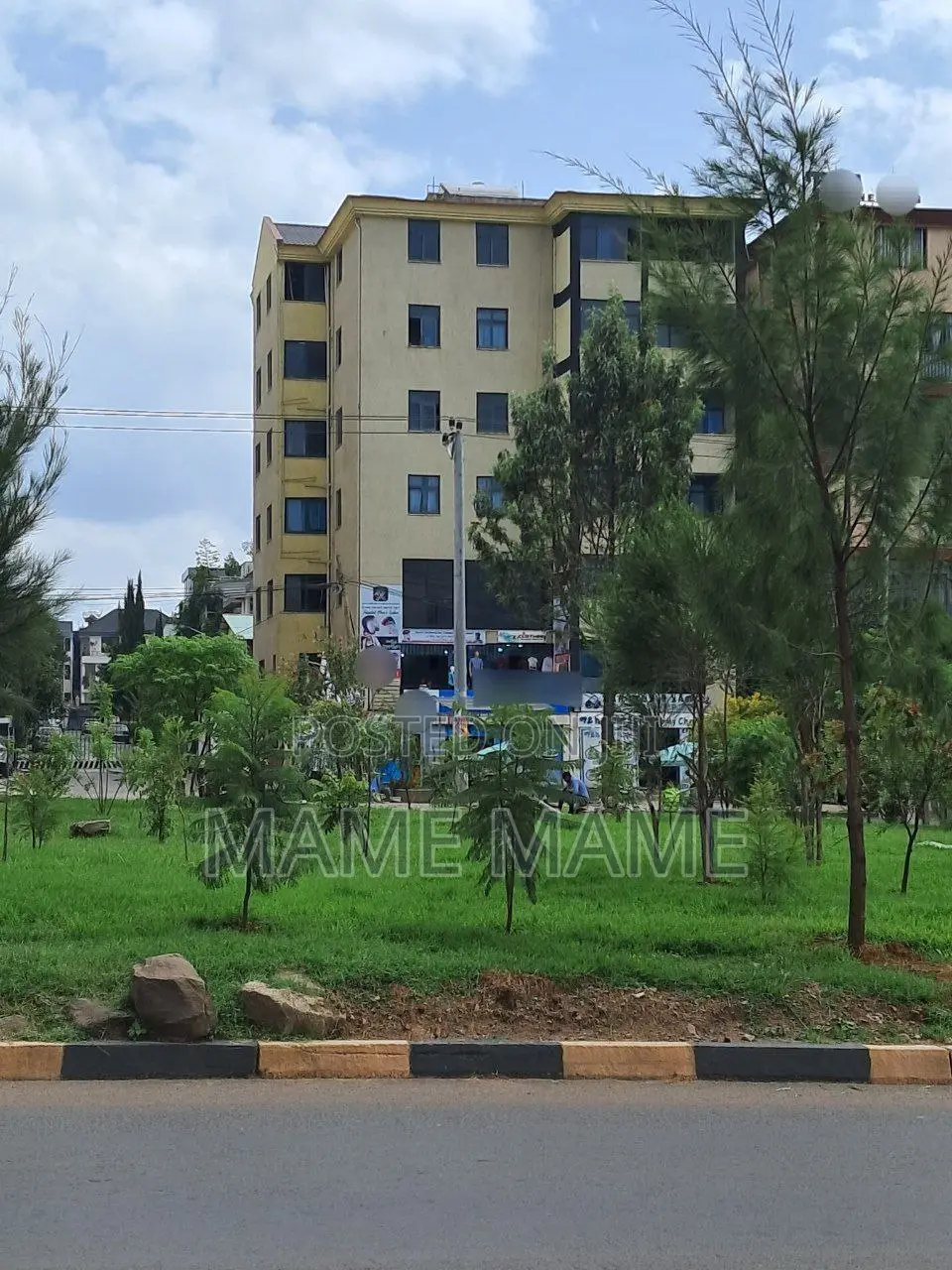 12bdrm House in Addis Abeba, Bole for sale