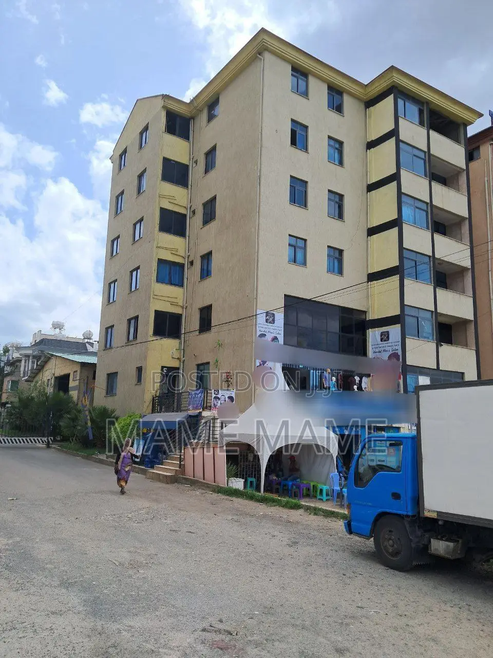 12bdrm House in Addis Abeba, Bole for sale