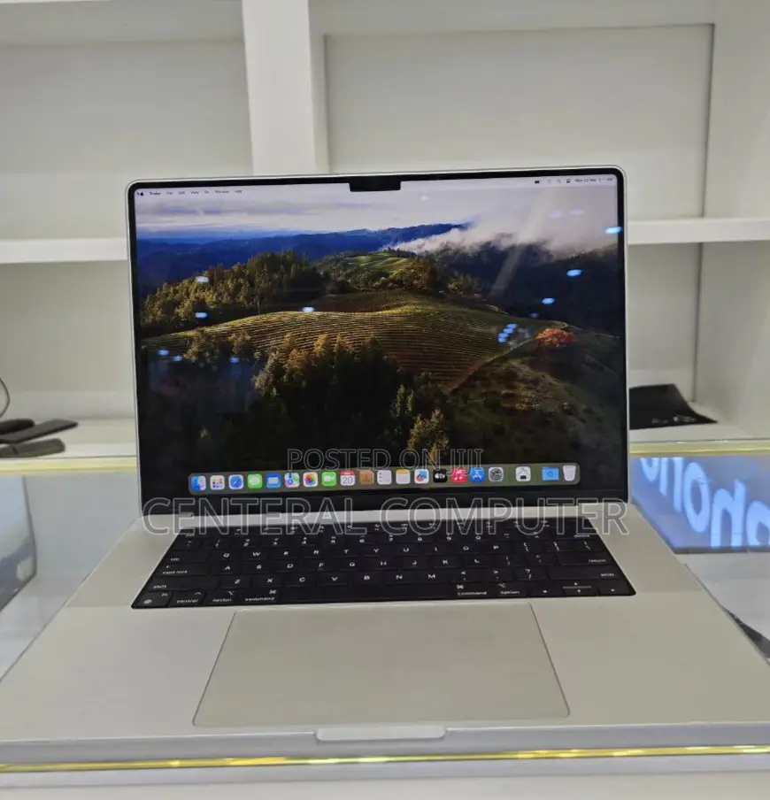 New Laptop Apple MacBook Pro 2023 M2 16GB Apple M2 Ultra SSD 512GB