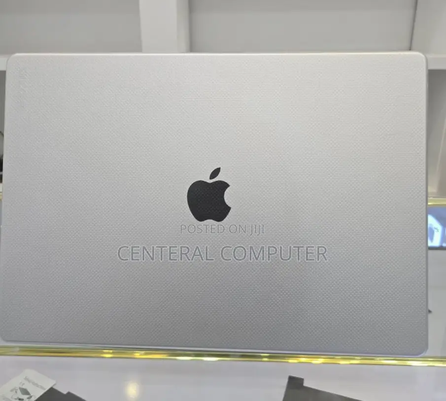 New Laptop Apple MacBook Pro 2023 M2 16GB Apple M2 Ultra SSD 512GB